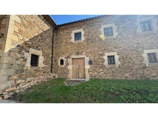 Maison de luxe à vendre à Llambilles, 790 000 €, Photo 3