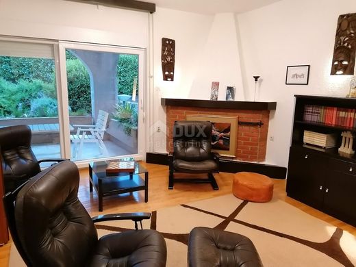 Maison de luxe à vendre à Kastav, 525 000 €, Photo 3
