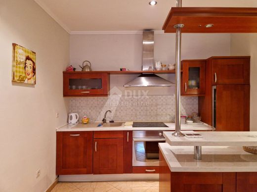 Luxury Apartment for sale in Rovinj, 400 000 €, Photo 3