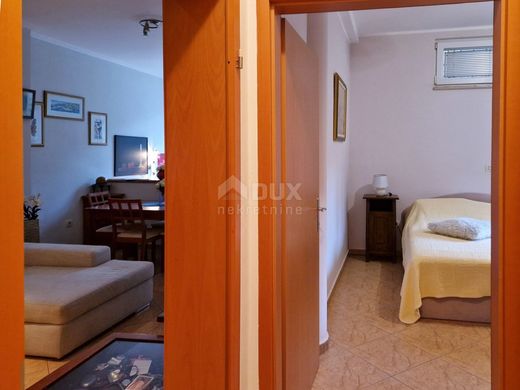 Luxury Apartment for sale in Rovinj, 400 000 €, Photo 2