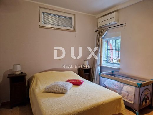 Luxury Apartment for sale in Rovinj, 400 000 €, Photo 5