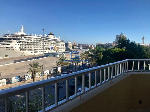 Luxury Apartment for sale in Cadiz, 750 000 €, Photo 4