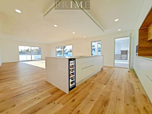 Luxury House for sale in Setúbal, 780 000 €, Photo 1