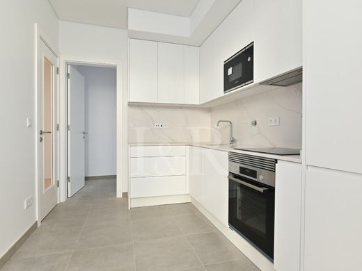 Luxury Apartment for sale in Lisbon, 675 000 €, Photo 2