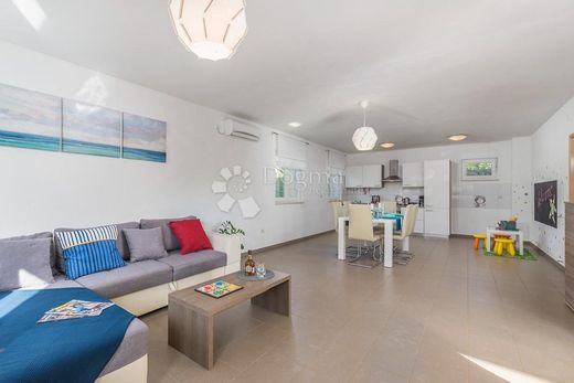 Maison de luxe à vendre à Labin, 470 000 €, Photo 4