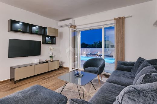 Luxury House for sale in Pula, 720 000 €, Photo 7