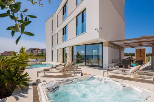 Maison de luxe à vendre à Sukošan, 0 €, Photo 3