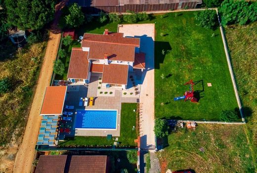 Maison de luxe à vendre à Valbandon, 740 000 €, Photo 5