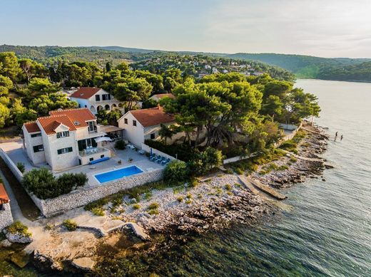 Maison de luxe à vendre à Splitska, 1 300 000 €, Photo 2