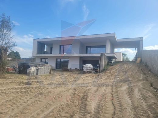 Luxury House for sale in Vila Verde, 430 000 €, Photo 1