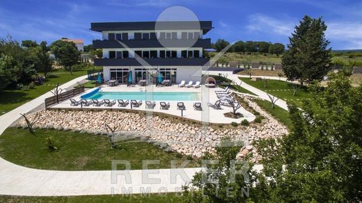 Appartement de luxe à vendre à Zadar, 1 180 000 €, Photo 1