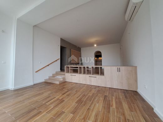 Appartement de luxe à vendre à Opatija, 620 000 €, Photo 2