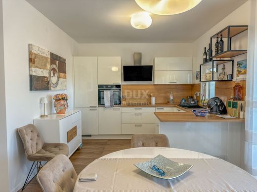 Appartement de luxe à vendre à Crikvenica, 850 000 €, Photo 7