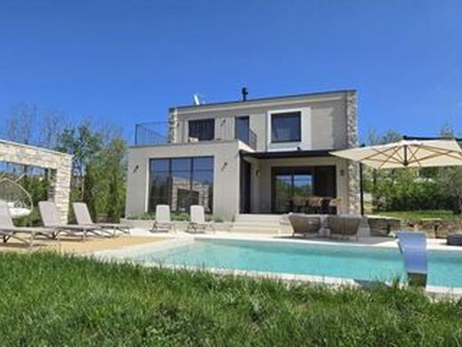 Maison de luxe à vendre à Karojba, 780 000 €, Photo 2
