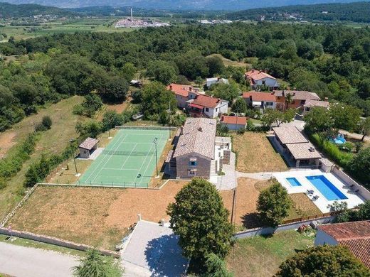 Luxury House for sale in Kršan, 780 000 €, Photo 3