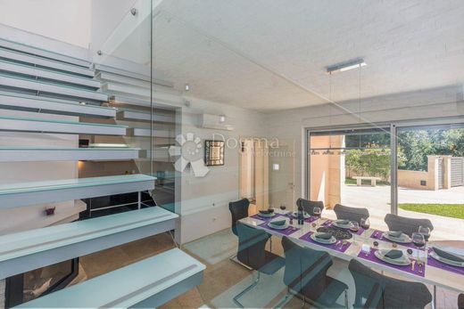 Luxury House for sale in Marcana, 675 000 €, Photo 7