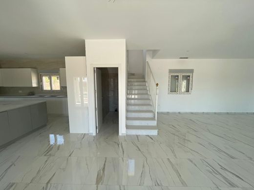 Luxury House for sale in Pinoso, 485 000 €, Photo 2