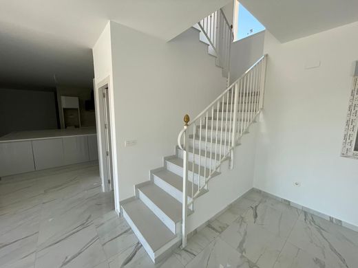 Luxury House for sale in Pinoso, 485 000 €, Photo 4