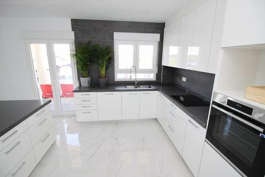 Luxury House for sale in Pinoso, 426 000 €, Photo 6