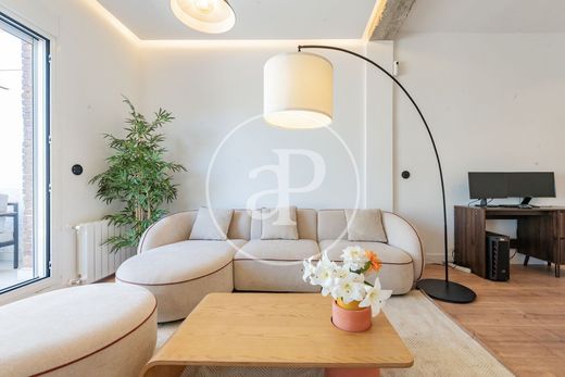 Luxury Apartment for sale in Madrid, 990 000 €, Photo 2