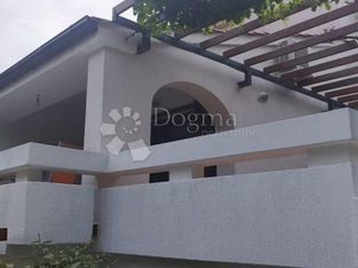 Maison de luxe à vendre à Baška, 690 000 €, Photo 2