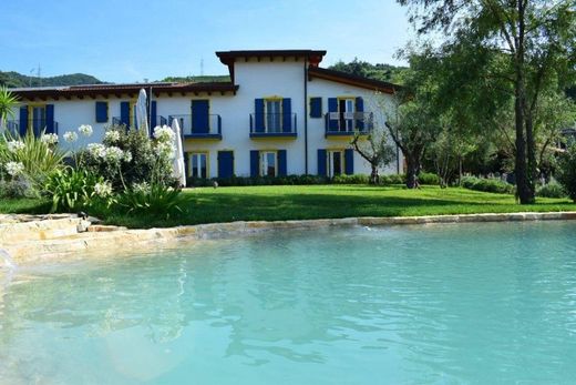 Luxury House for sale in Massa, 1 850 000 €, Photo 1