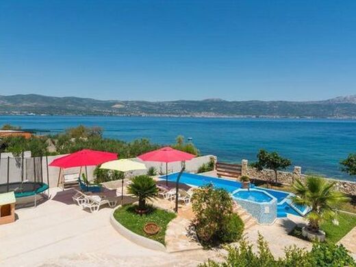 Luxury House for sale in Ciovo, 1 200 000 €, Photo 1