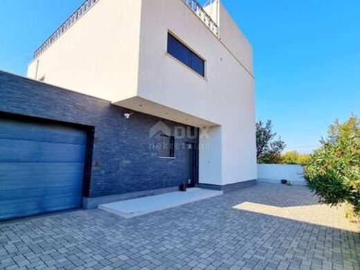 Maison de luxe à vendre à Kraljevica, 930 000 €, Photo 3