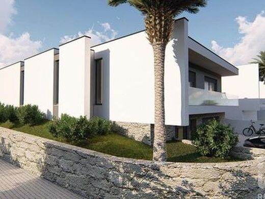 Maison de luxe à vendre à Azevedo, 450 000 €, Photo 1