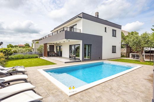 Luxury House for sale in Krnica, 757 000 €, Photo 1