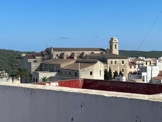 Luxury House for sale in Maó, 650 000 €, Photo 1