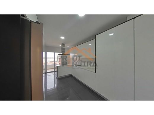 Luxury Apartment for sale in Odivelas, 695 000 €, Photo 3