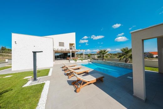 Luxury House for sale in Poljica-Brig, 1 500 000 €, Photo 4