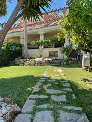 Luxury House for sale in Marbella, 1 700 000 €, Photo 1