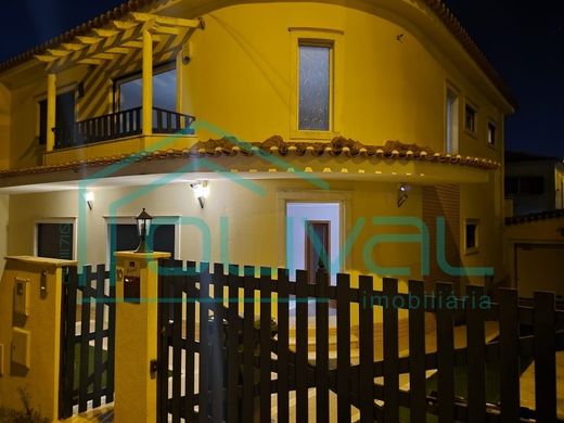 Maison de luxe à vendre à Loures, 650 000 €, Photo 3