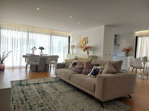 Luxury House for sale in Braga, 575 000 €, Photo 2