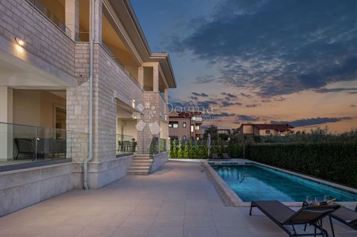Maison de luxe à vendre à Porec, 2 208 000 €, Photo 3
