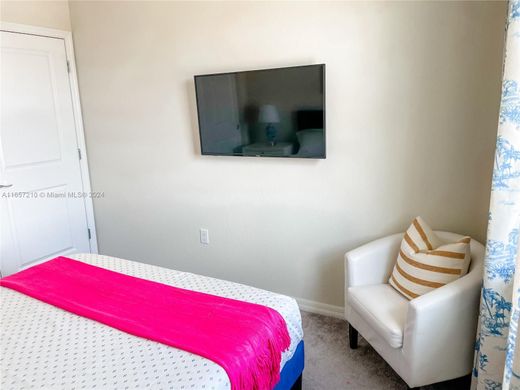 Luxury House for sale in Hollywood, 493 606 €, Photo 6