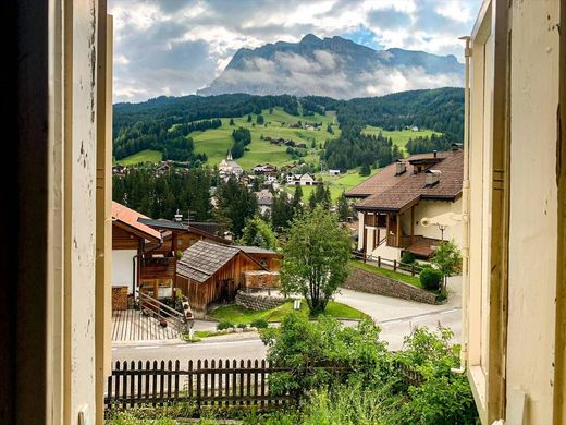 Luxury House for sale in Badia, 4 000 000 €, Photo 1