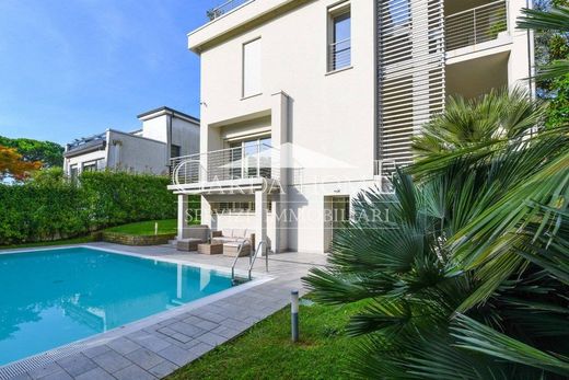 Luxury House for sale in Desenzano Del Garda, 3 350 000 €, Photo 1