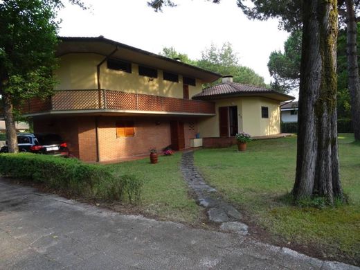 Luxury House for sale in Massa, 850 000 €, Photo 2