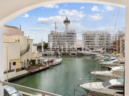Luxury House for sale in Empuriabrava, 575 000 €, Photo 1