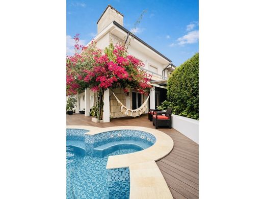 Luxury House for sale in Maia, 595 500 €, Photo 3