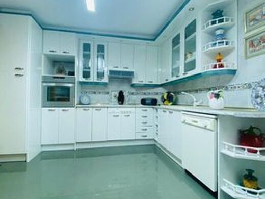 Luxury House for sale in Velilla de San Antonio, 490 000 €, Photo 1