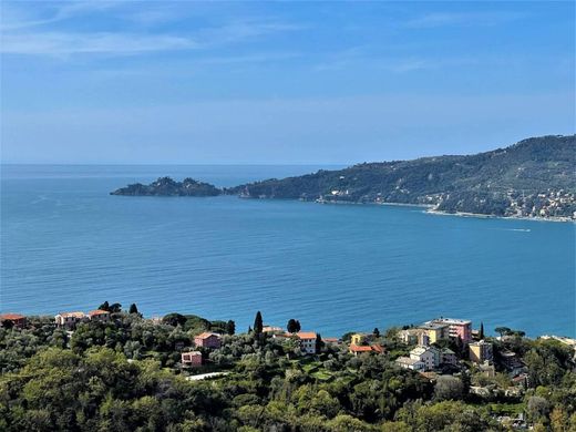 Luxury House for sale in Zoagli, 1 200 000 €, Photo 1