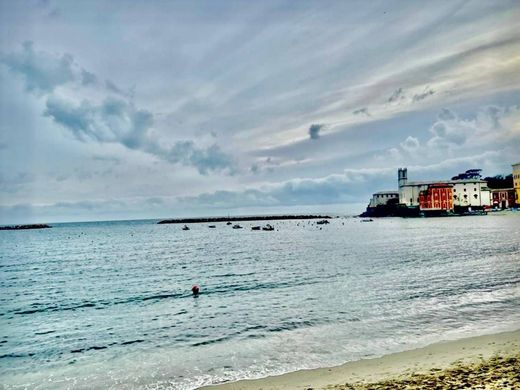 Luxury Apartment for sale in Sestri Levante, 1 850 000 €, Photo 1