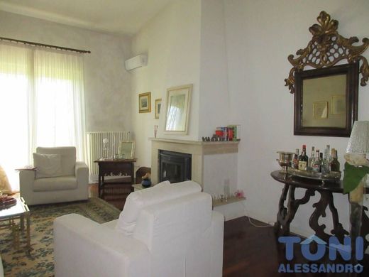 Luxury House for sale in Montelupo Fiorentino, 690 000 €, Photo 6