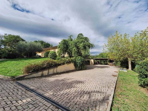 Luxury House for sale in San Severino Marche, 450 000 €, Photo 2