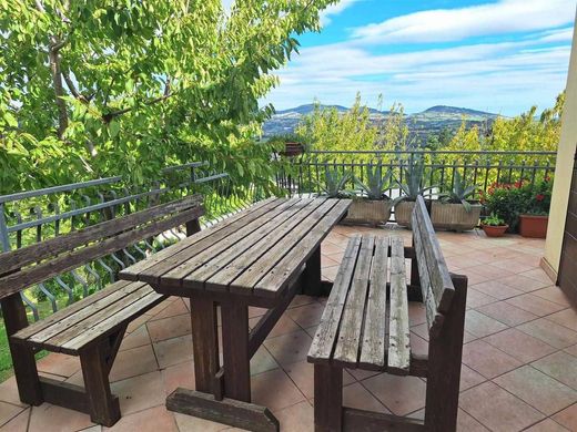 Luxury House for sale in San Severino Marche, 450 000 €, Photo 7