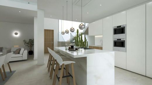 Luxury House for sale in Castillo de La Duquesa, 880 000 €, Photo 2